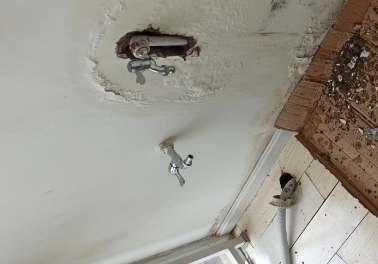 岗巴卫生间测漏水